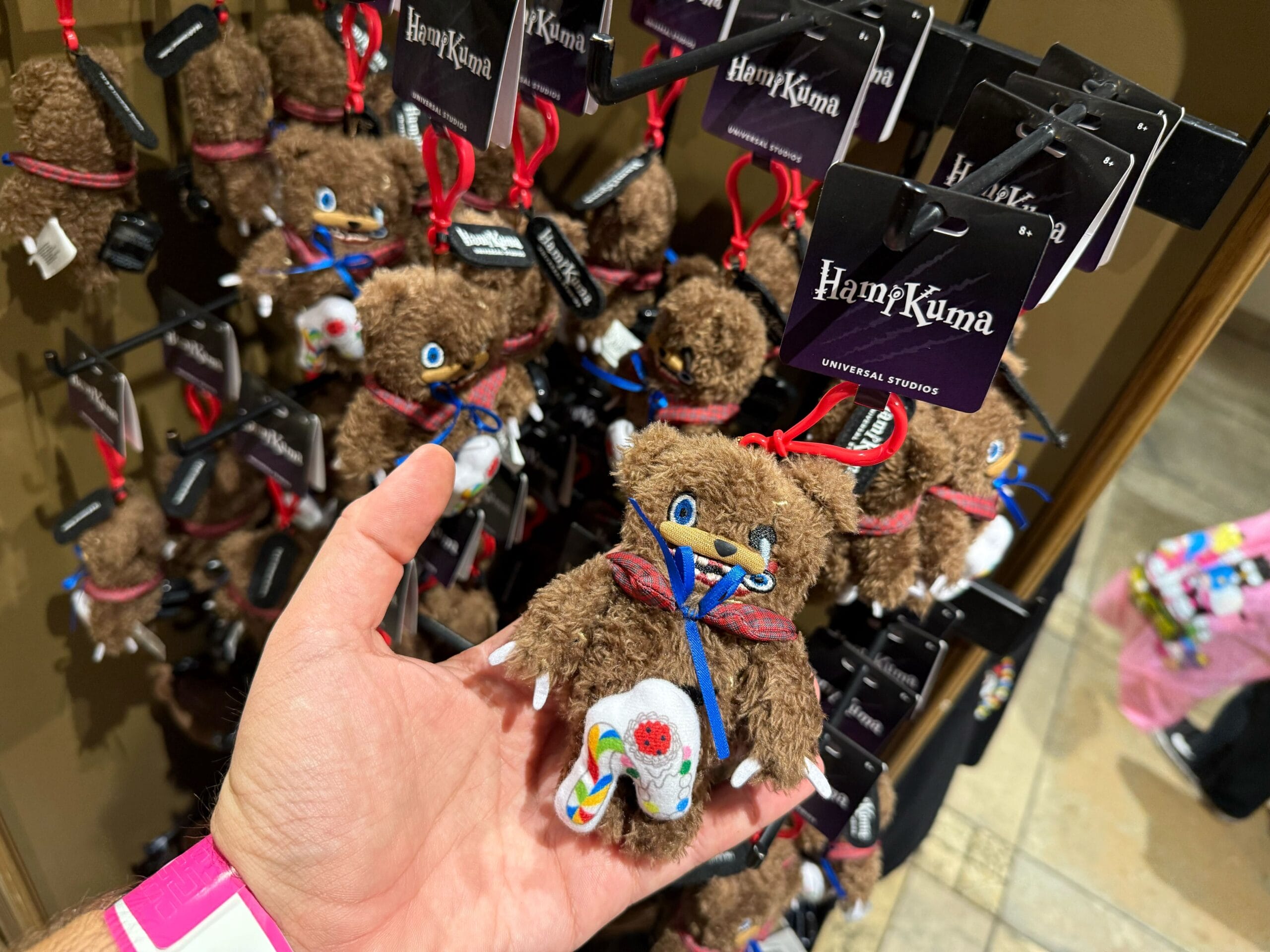 くま　テディベア　Universal Studios Hollywood HamiKuma Merchandise Arrives at Universal Studios Hollywood