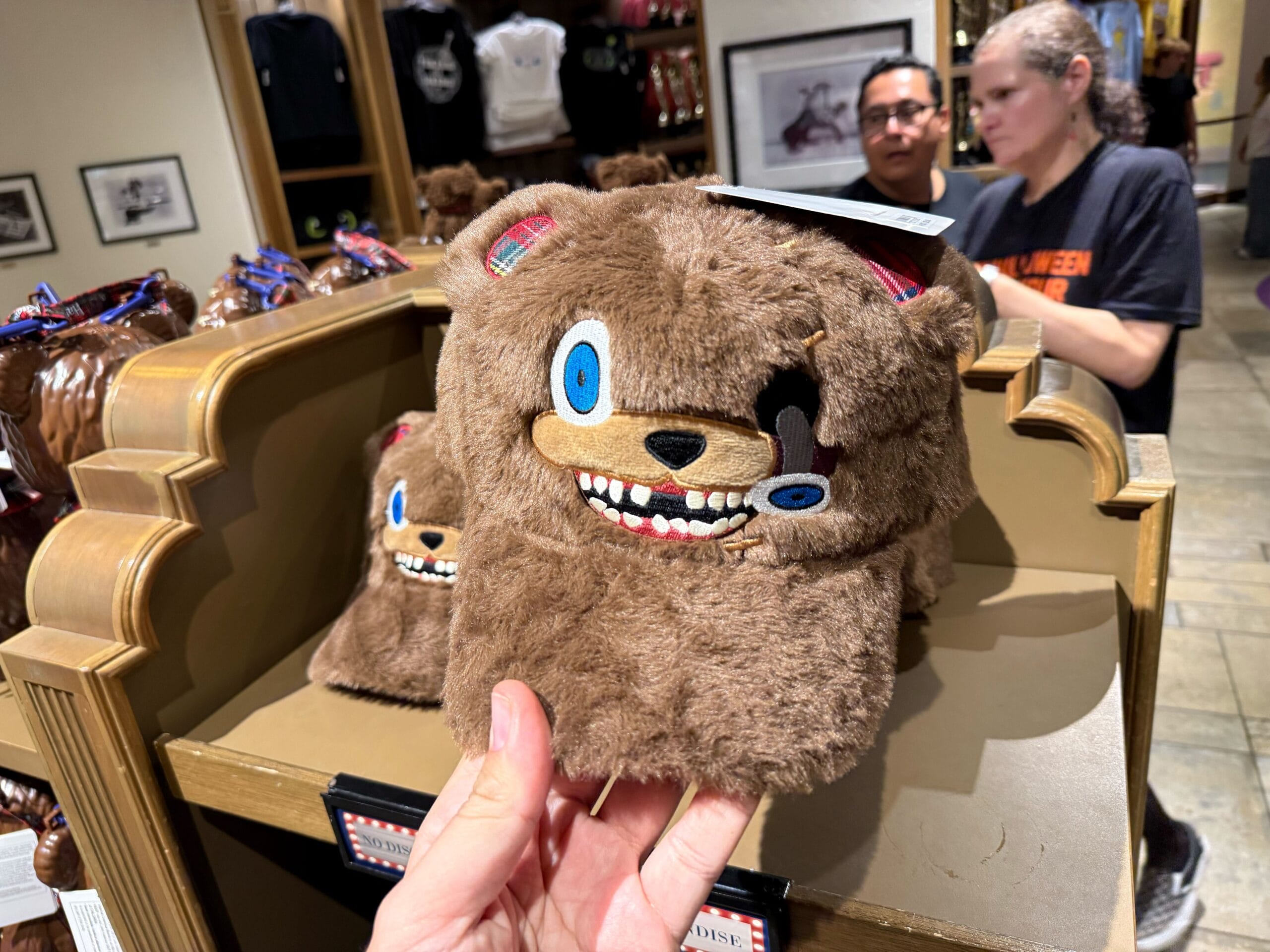 ★hamham★様　木曜日 HamiKuma Merchandise Arrives at Universal Studios Hollywood for
