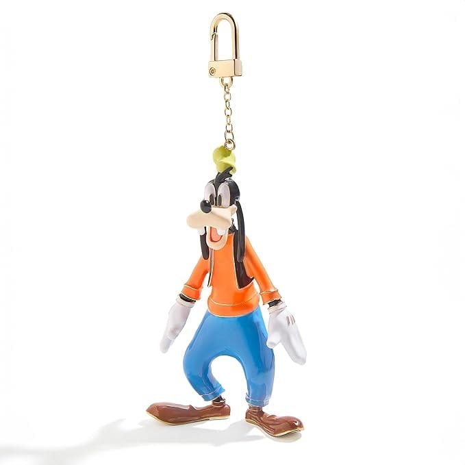 A Goofy keychain—perfect for Disney Backpacks—features him in an orange shirt, blue pants, and a yellow hat.