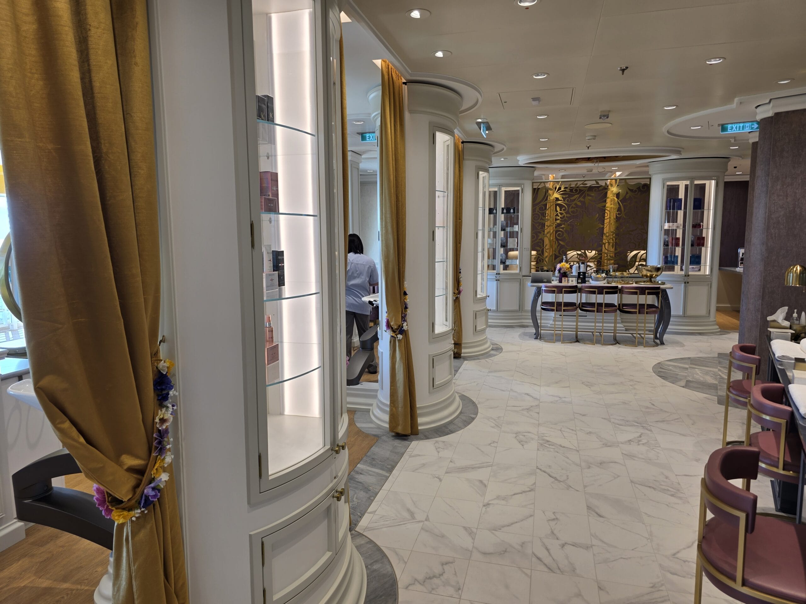 Untangled Salon is the Tangled-themed salon on the Disney Destiny.