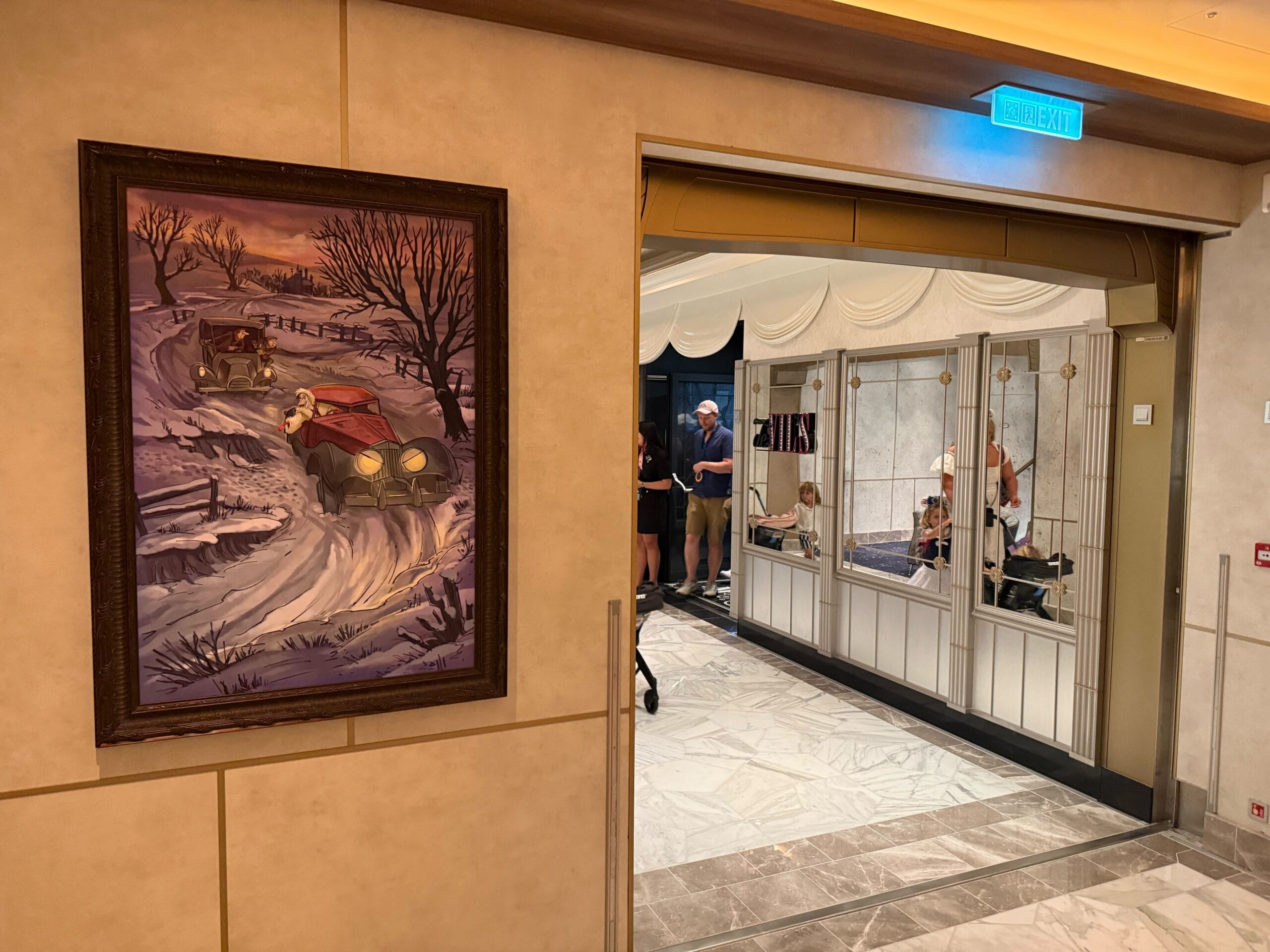 FULL TOUR: De Vil’s Piano Lounge on the Disney Destiny