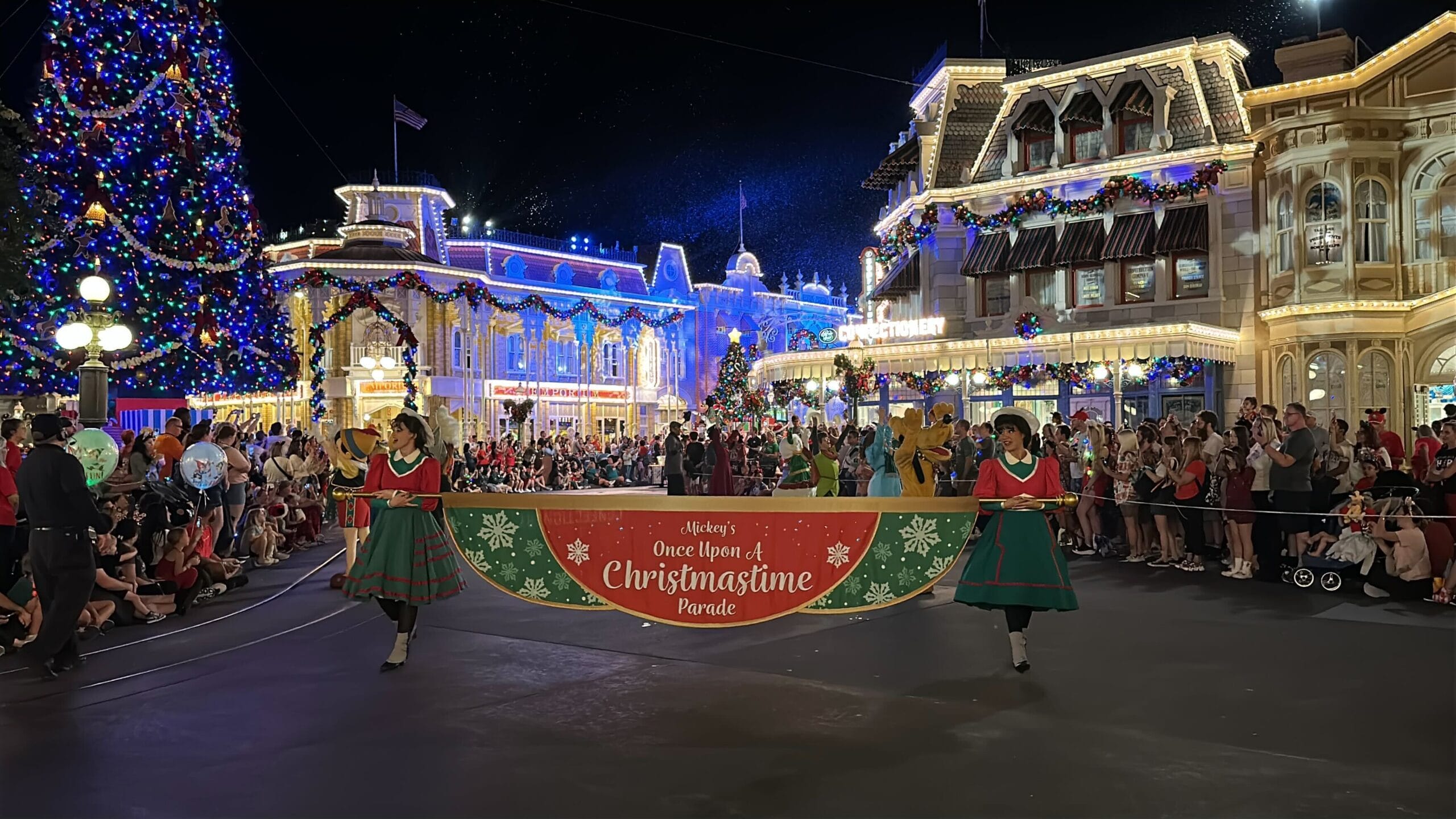 Viral Tally the Elf Recast in Magic Kingdom Christmas Parade