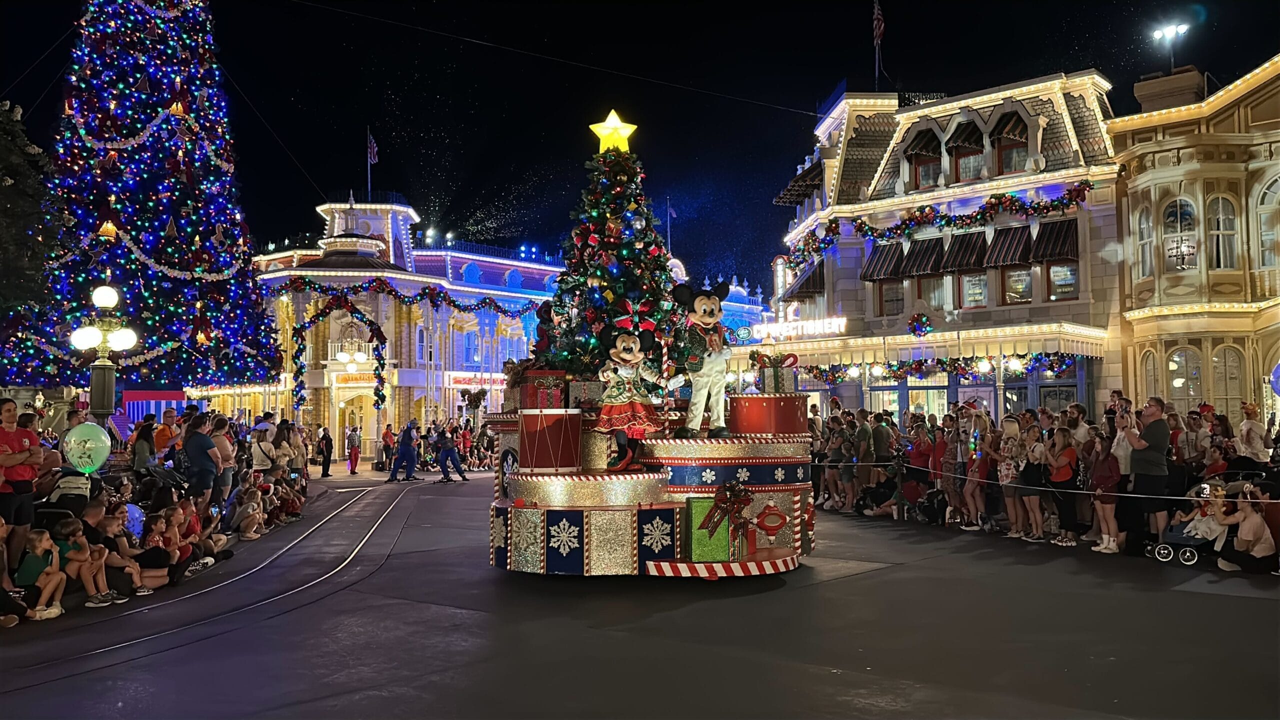 Viral Tally the Elf Recast in Magic Kingdom Christmas Parade