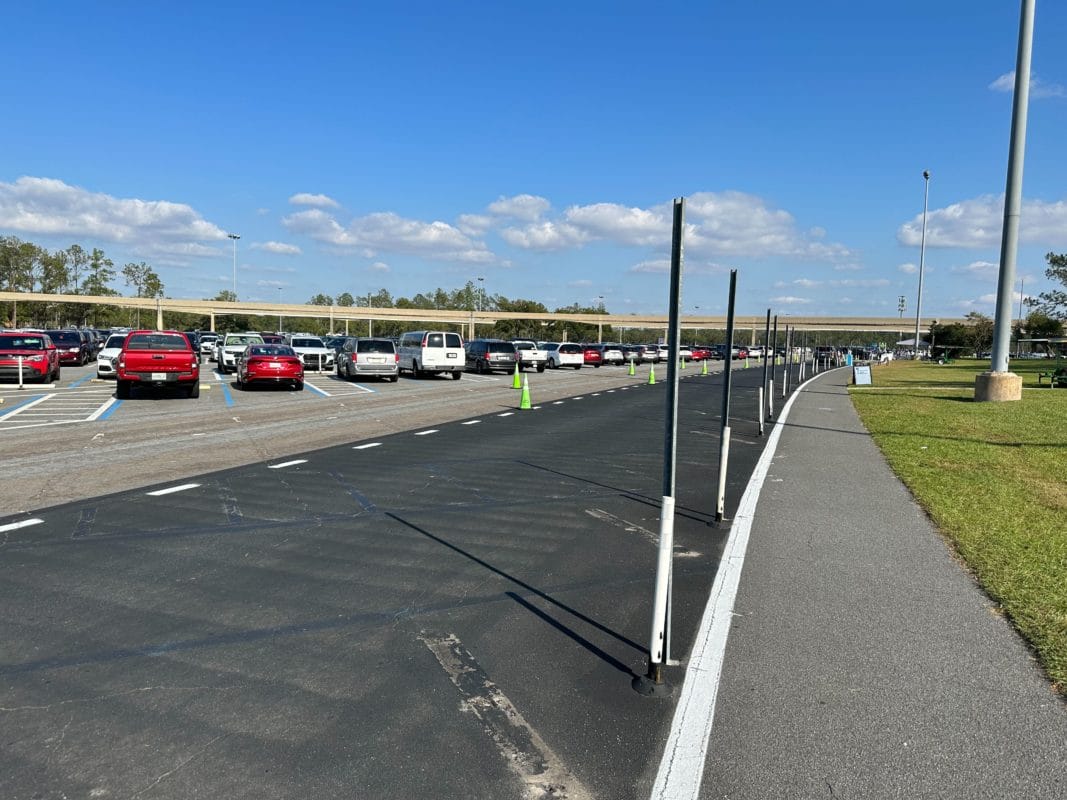 Lyft Driver Pepper Sprays Woman, Has EPCOT Cakes and Hands Thrown at Him