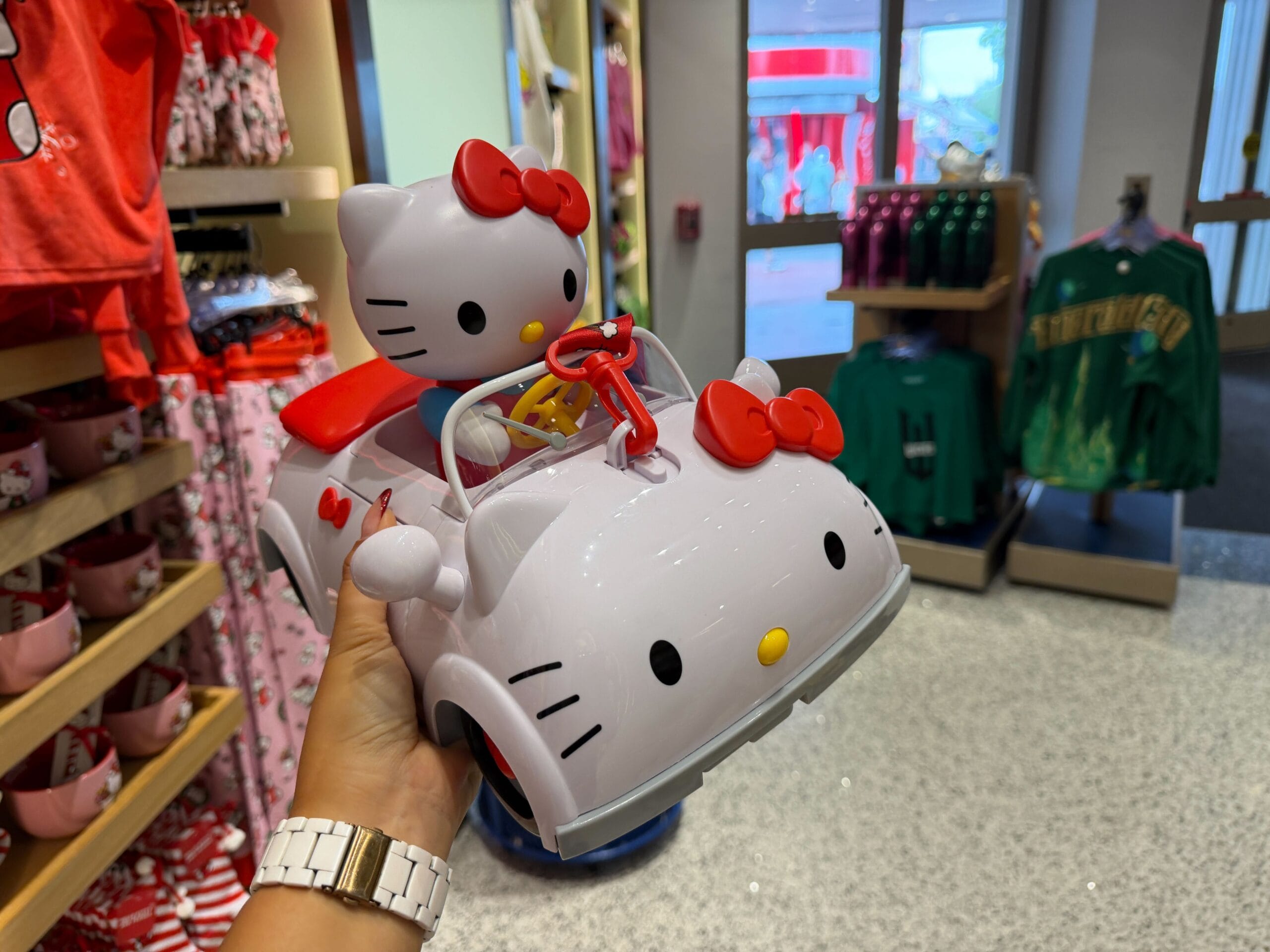 Hello Kitty car popcorn bucket