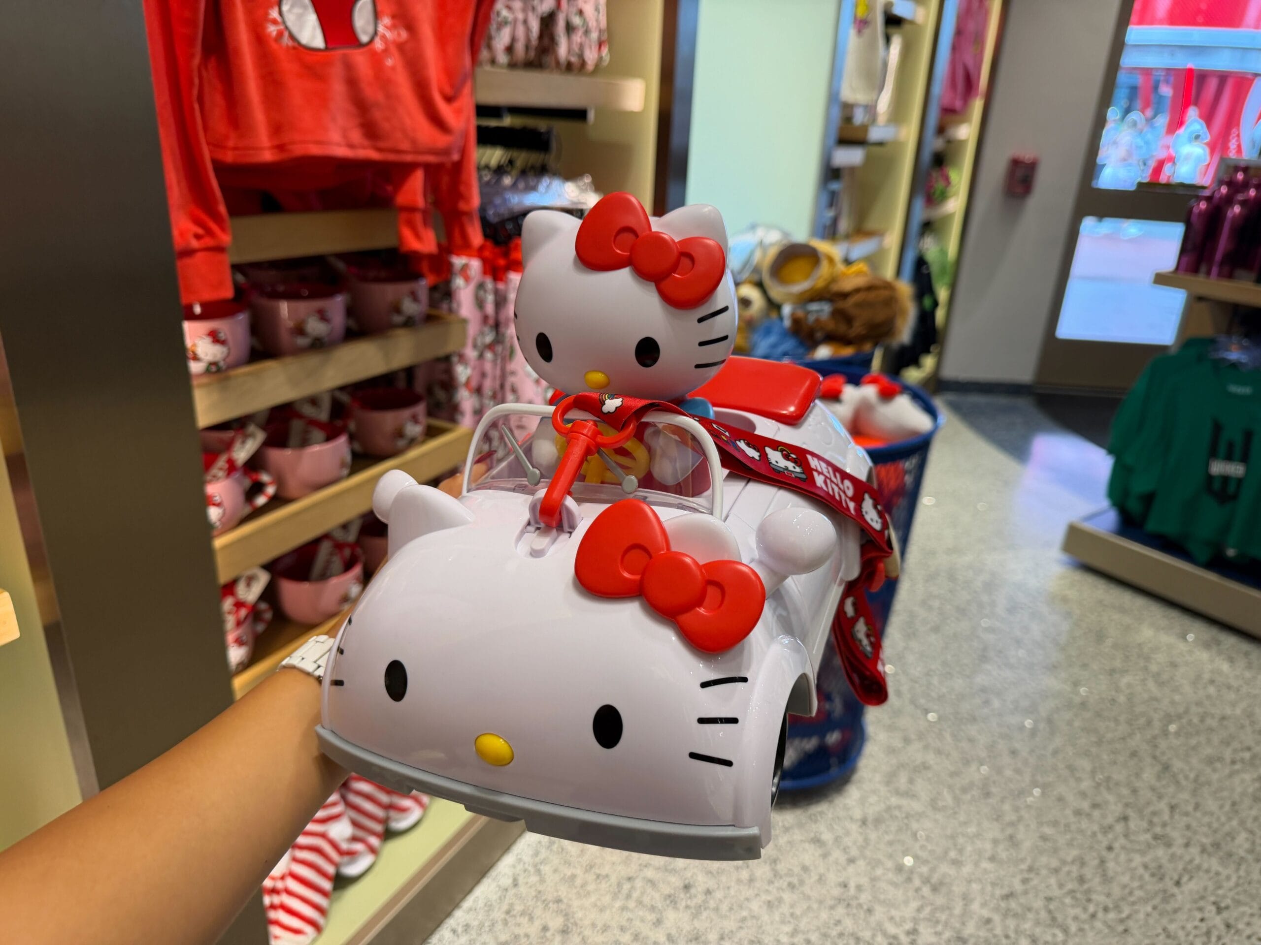 Hello Kitty car popcorn bucket
