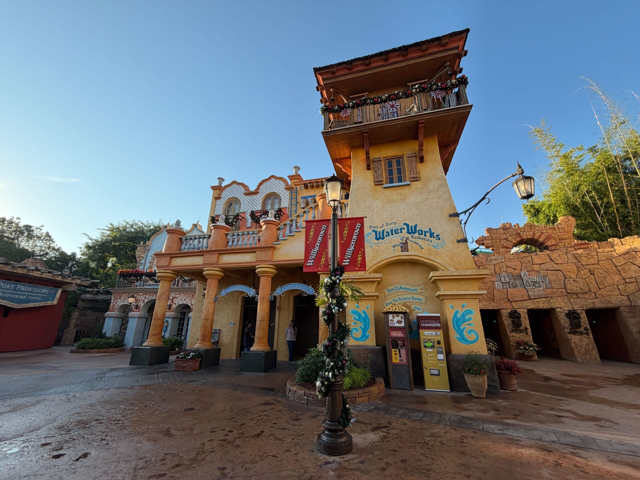 ウィークエンズ クリスマスベア Port of Entry, Seuss Landing, and Hogsmeade at Universal Islands