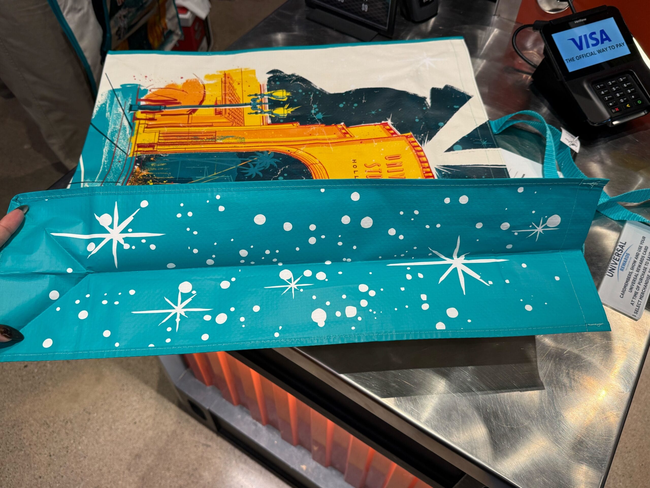 the side of the universal jumbo shopping bag