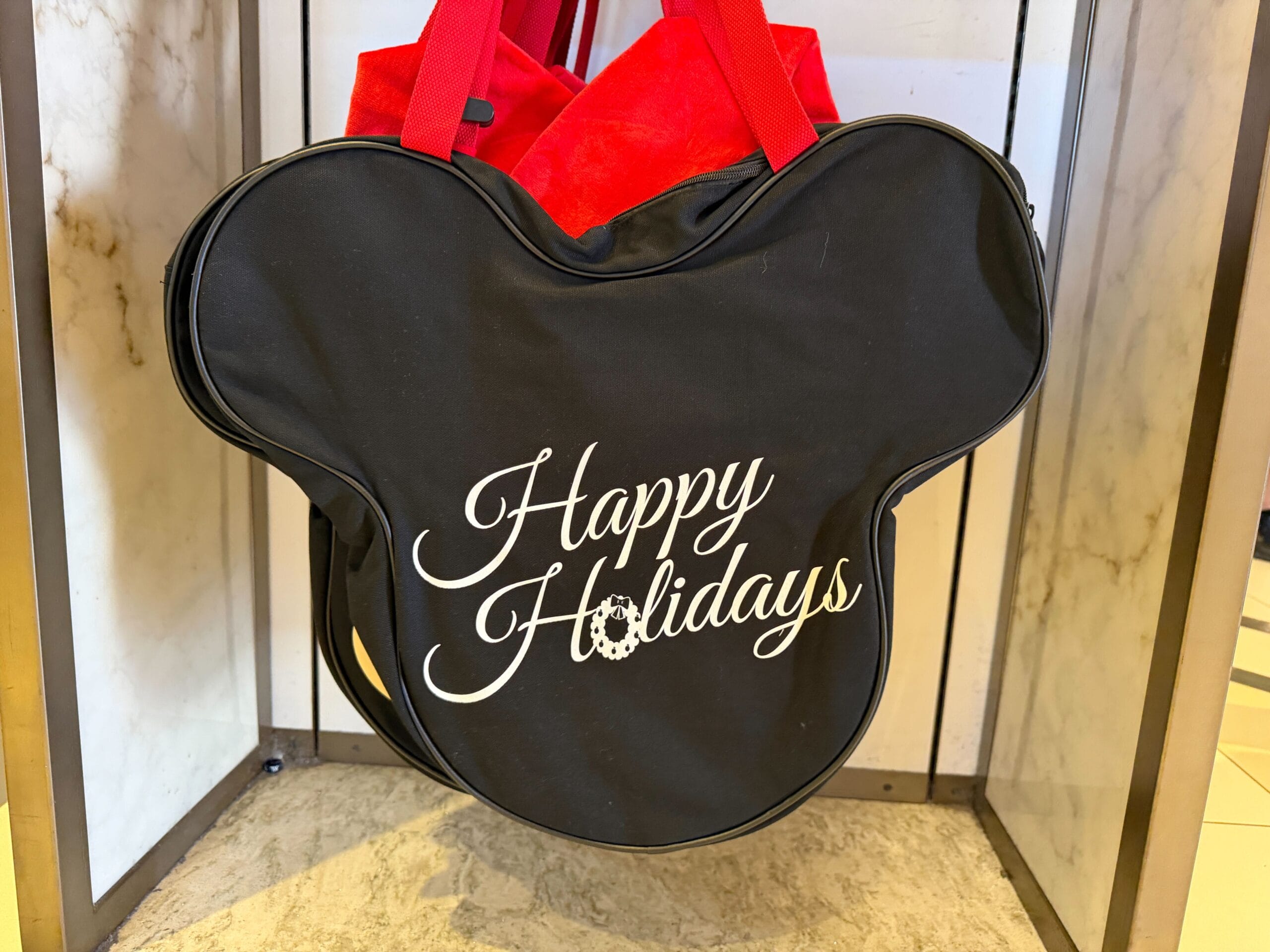 the back of the holiday Mickey Mouse tote bag
