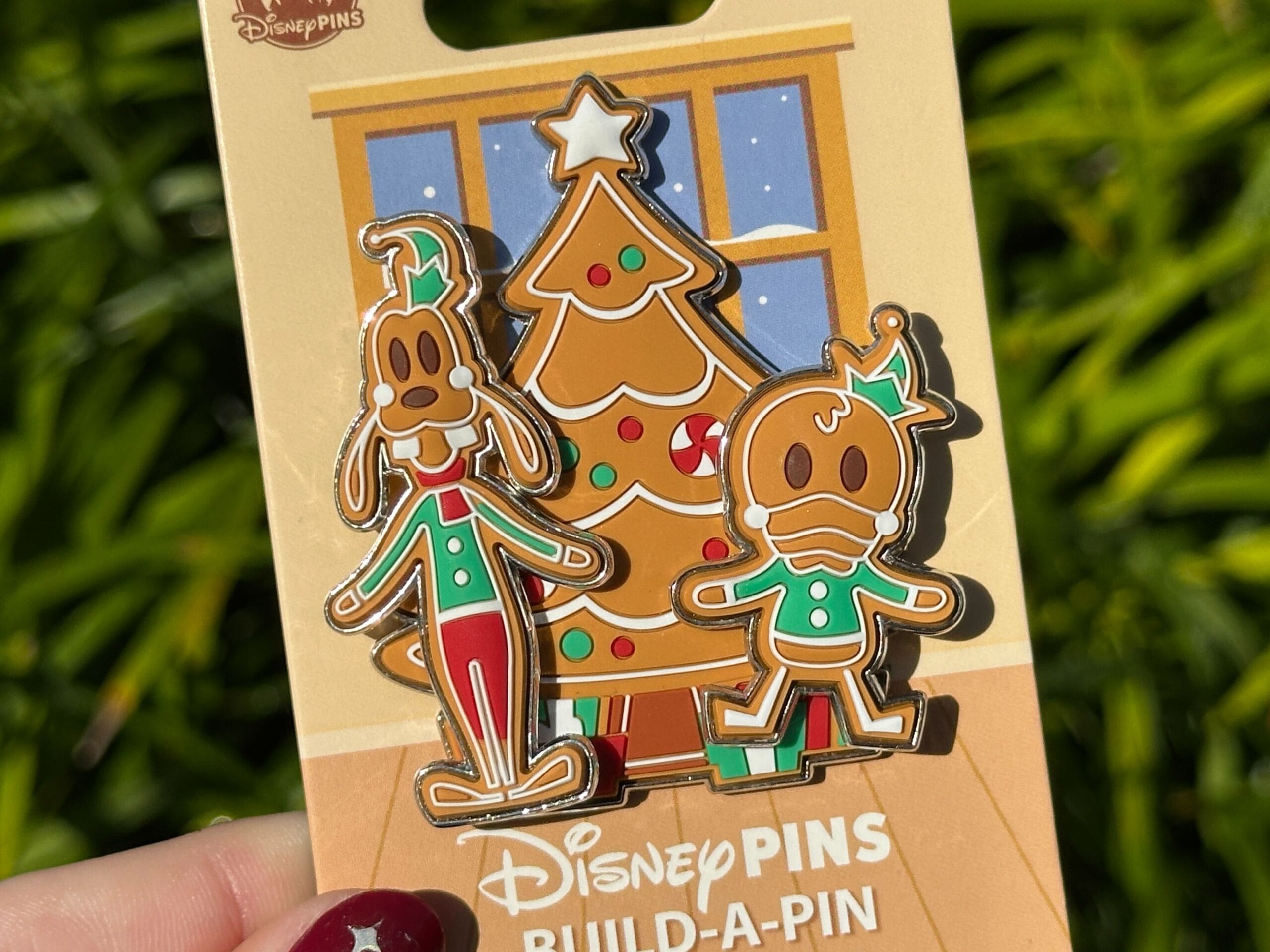 Pin Tuesday at Disney World: Christmas