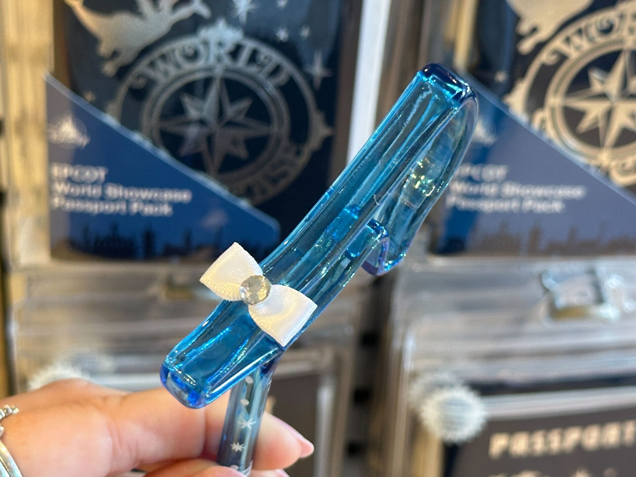 Bow on the top of Cinderella's slipper on the pen.