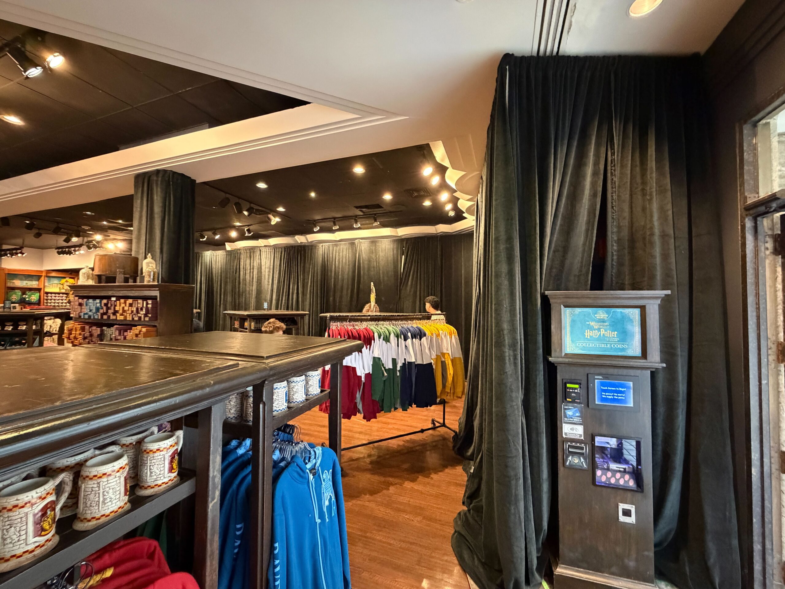 Curtains Are Up For Universal Studios Store Refurbishment at Universal Orlando Resort