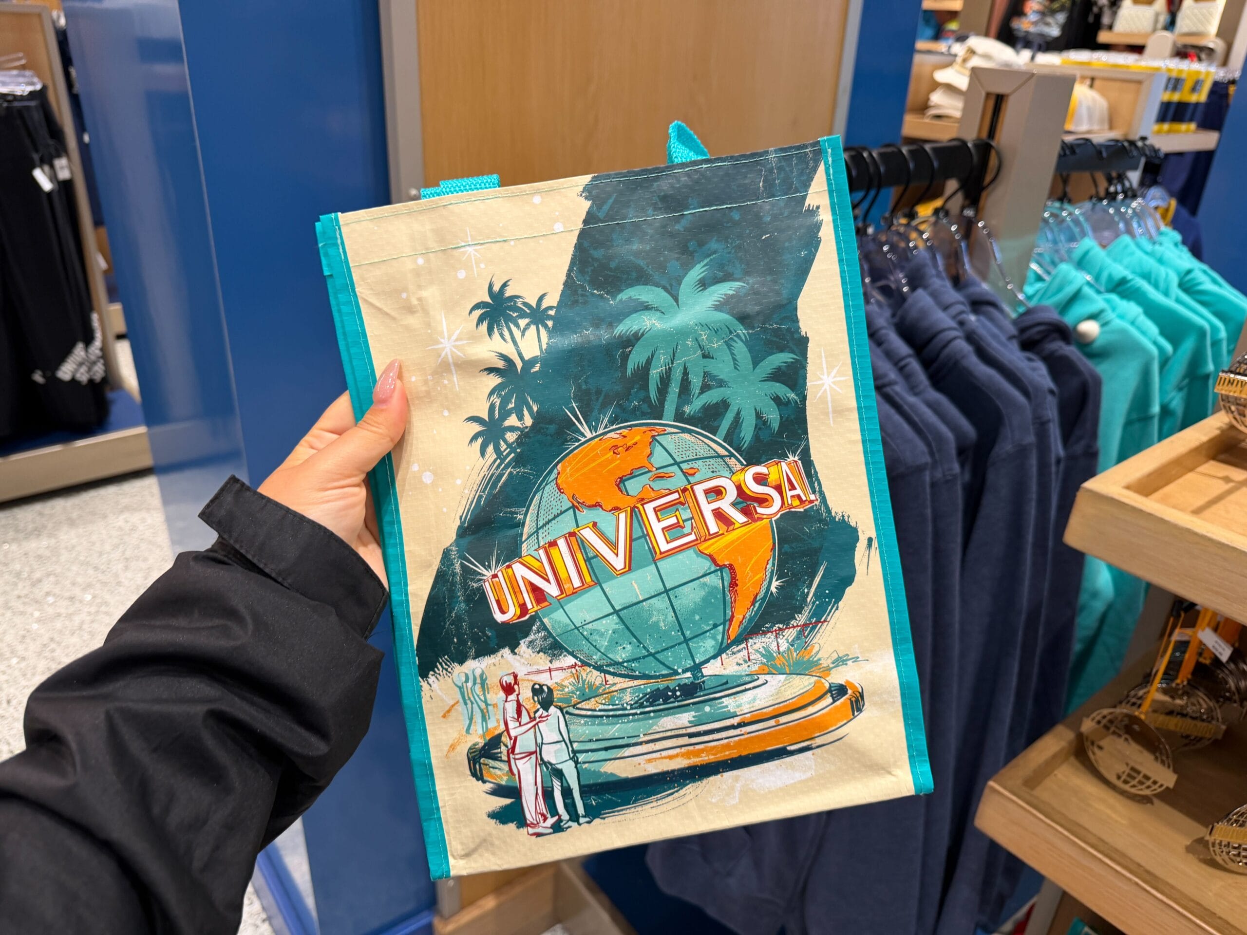 Universal Orlando Resort has reusable shopping bags with new designs