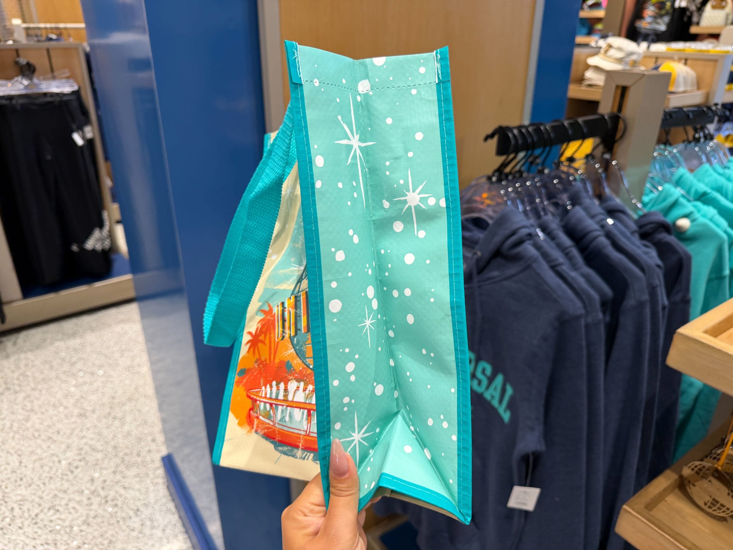 Universal Orlando Resort has reusable shopping bags with new designs