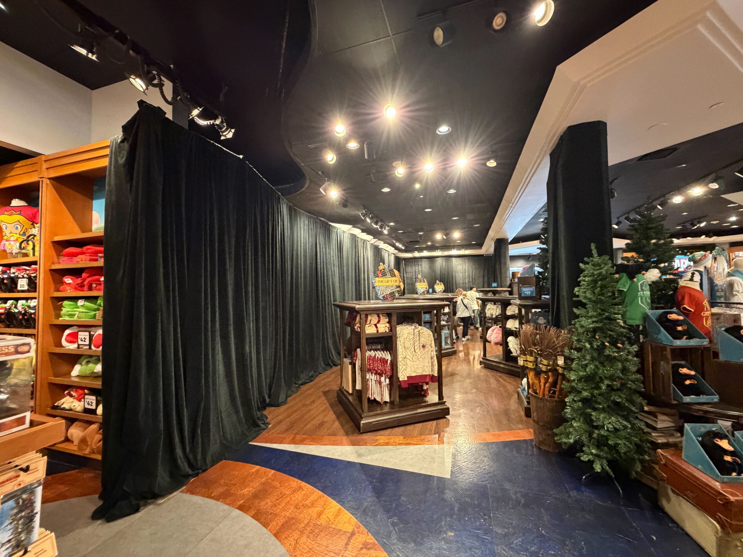 Curtains Are Up For Universal Studios Store Refurbishment at Universal Orlando Resort