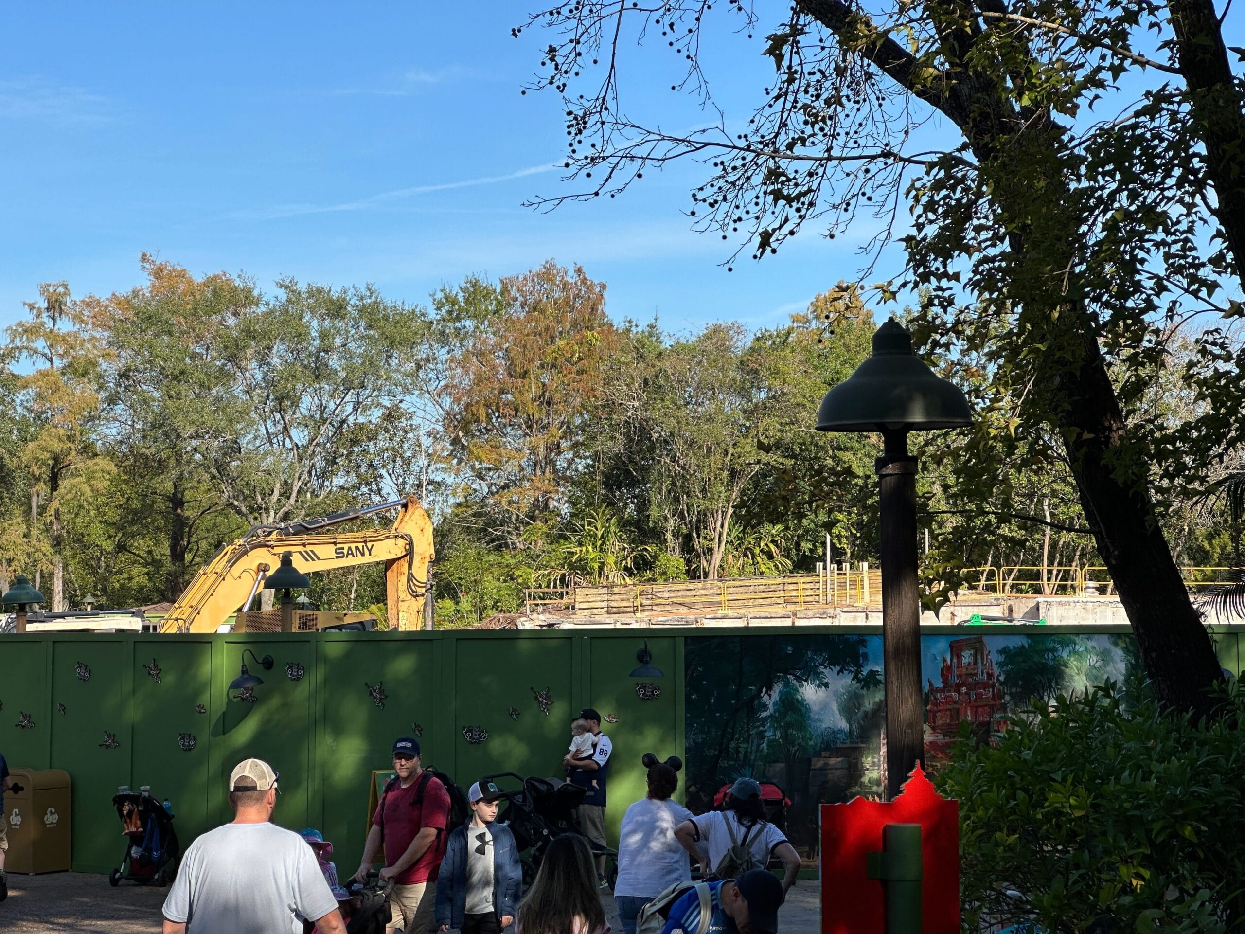 new yellow fencing at the back of the former Boneyard play area.