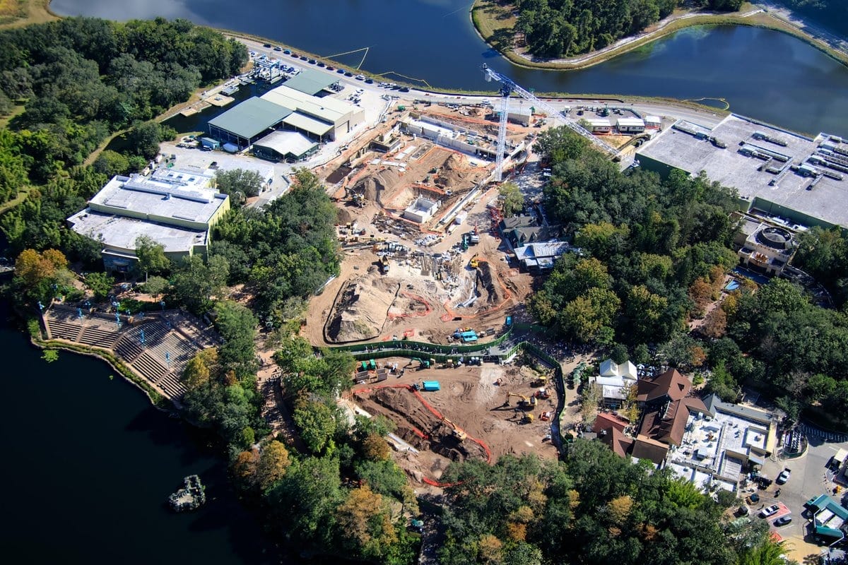 Bio snapped pictures of various DinoLand, U.S.A. remnants as the area is slowly turned into a new Tropical Americas land.