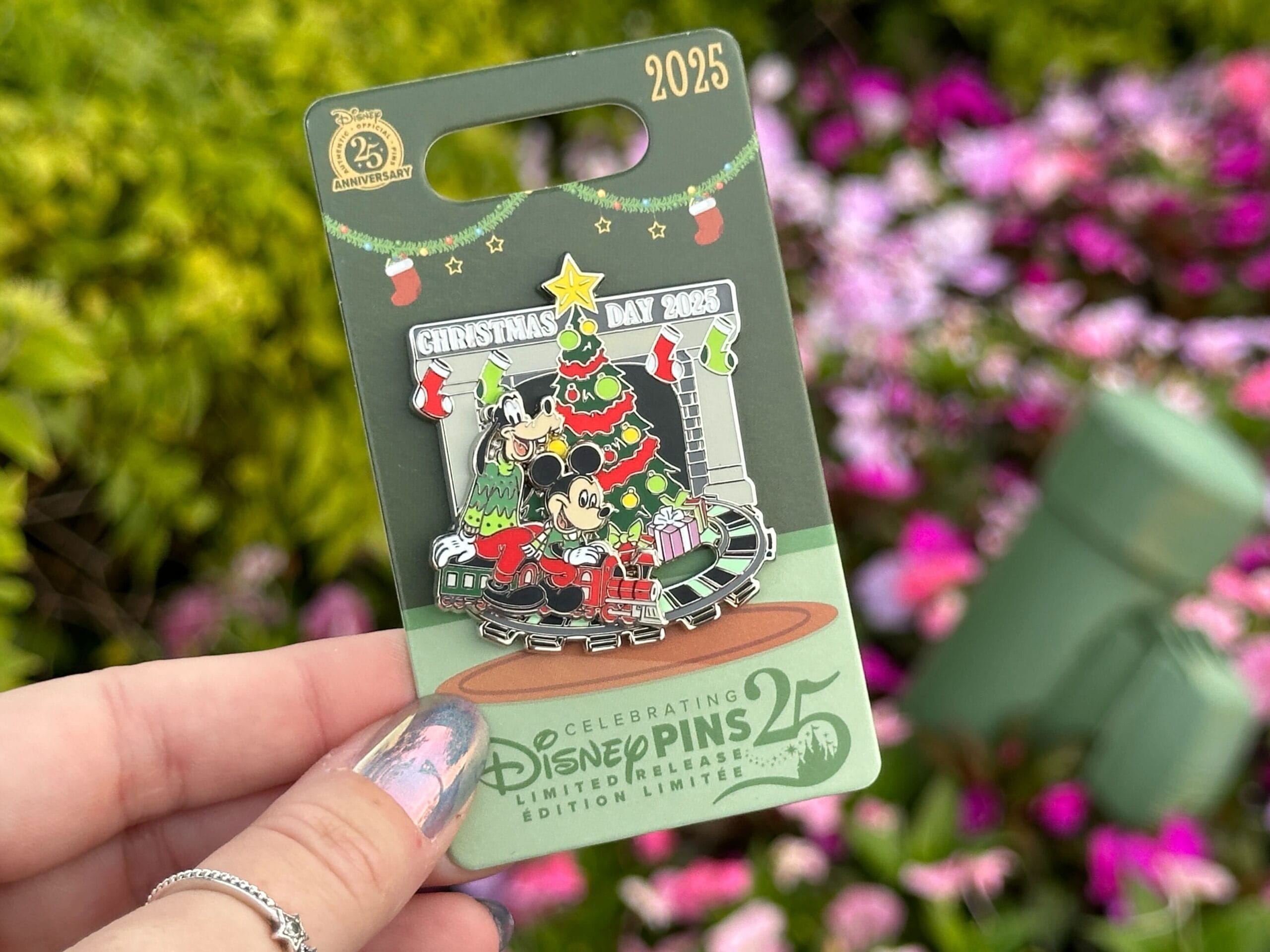 Disney World Pin Tuesday: Force Awakens 10th Anniversary, Muppet